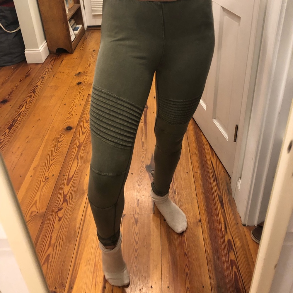 Dark green leggings!